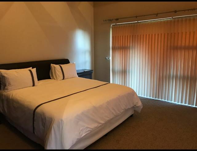 3 BEDROOM TOWNHOUSE TO LET IN ZIMBALI ESTATE